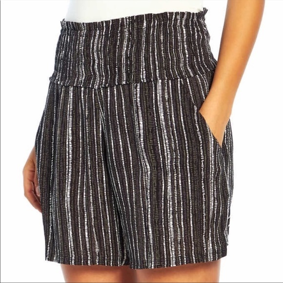 💟 3/$30 THREE DOTS  Women's Printed Short in Dotted Stripe - Picture 2 of 4